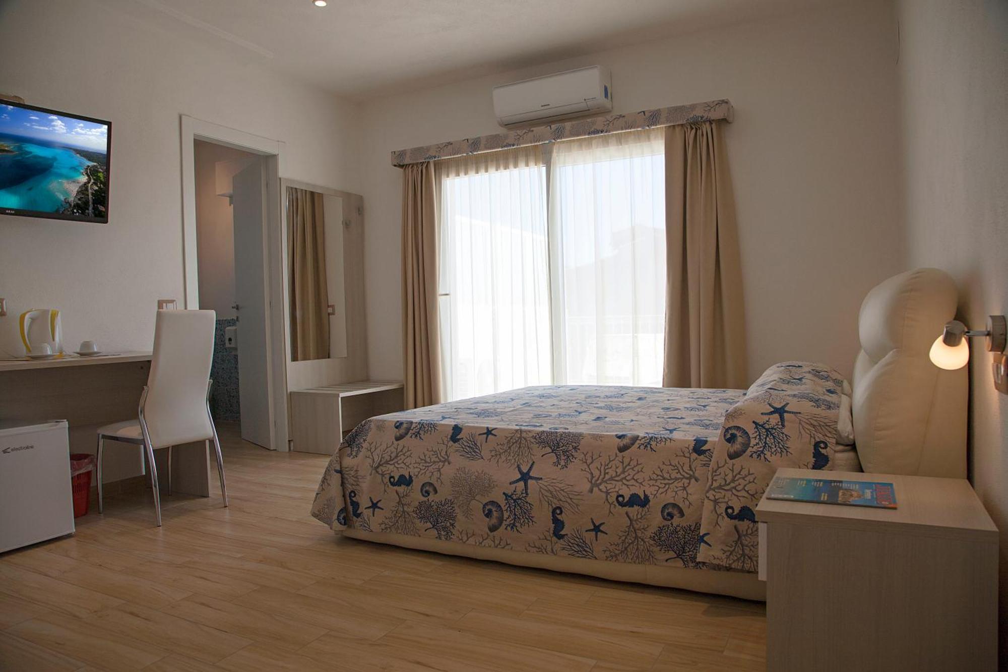 Hotel La Contessa Санта-Тереза-Галлура Экстерьер фото